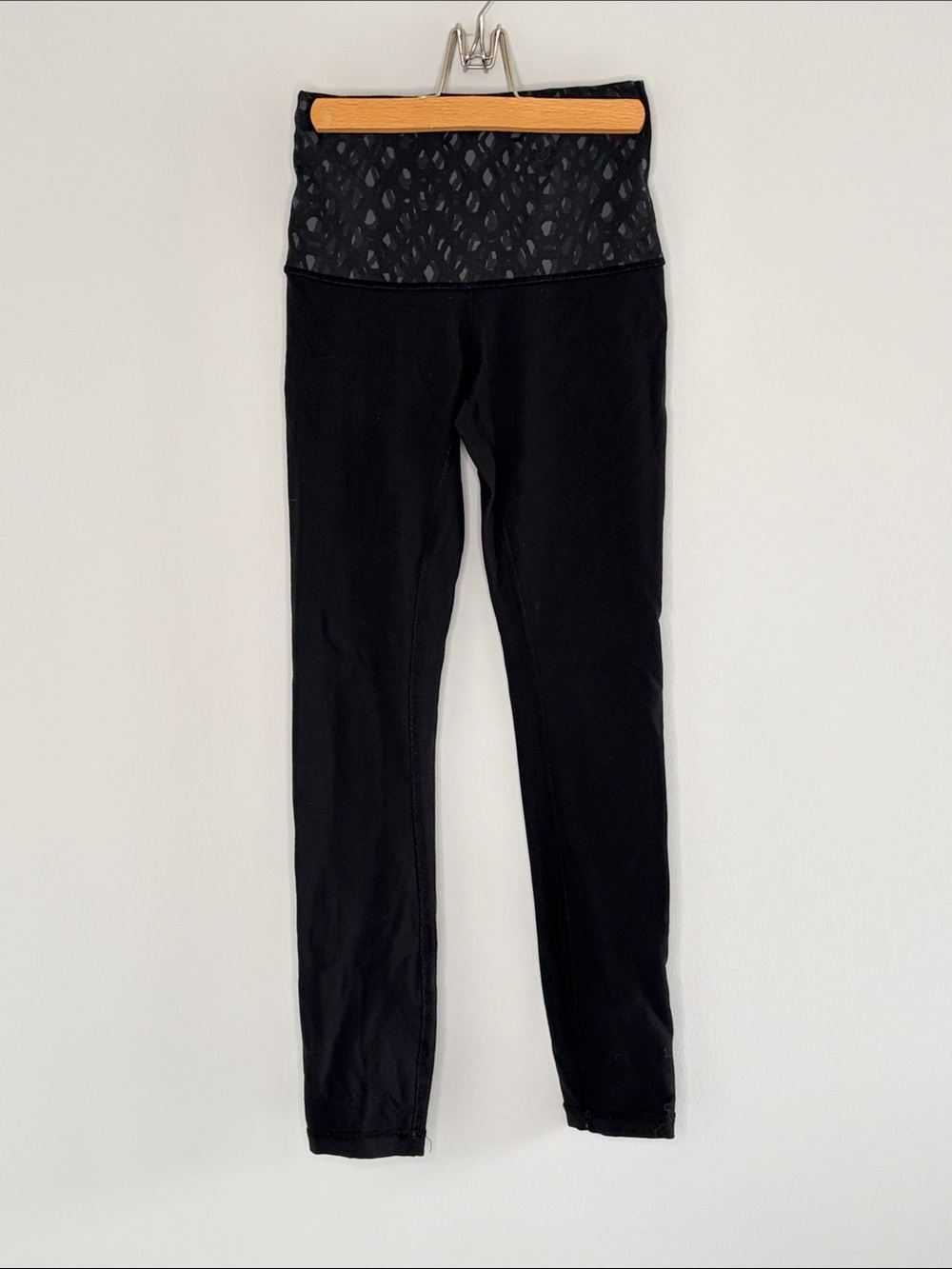3 for $25 lululemon athletica Black Leggings with Patterned Waistband Size 2